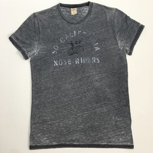 HOLLISTER GRAPHIC T-SHIRT SIZE MEDIUM